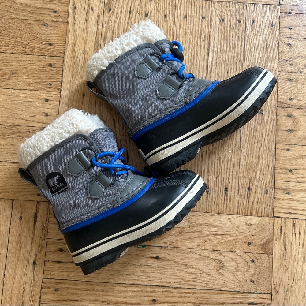 Sorel kids winter snow boots 9 size